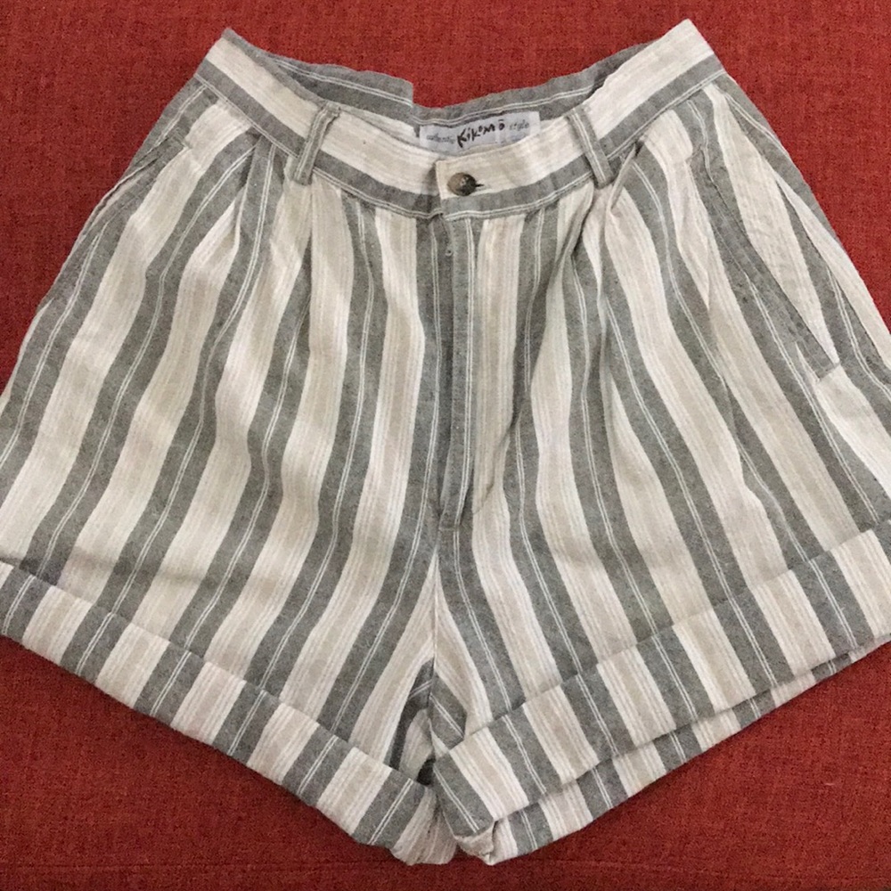 Vintage high waisted linen shorts